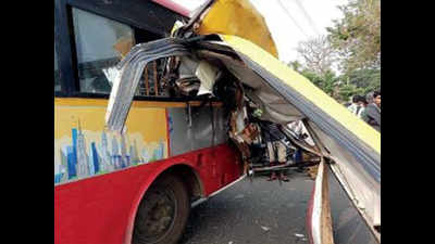 1 dies, 8 others hurt as bus hits school van at Ramanagara