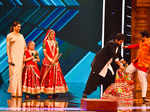 Deepika Padukone with hosts Rithvik Dhanjani and Paritosh Tripathi
