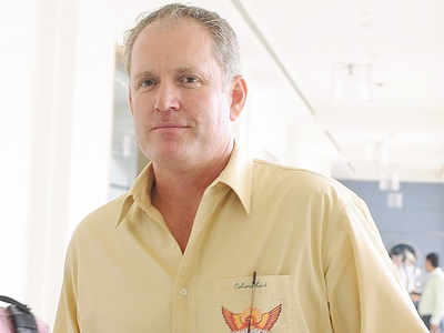 Comrades mistook Tom Moody for Moody's, shower criticism on cricketer's FB page