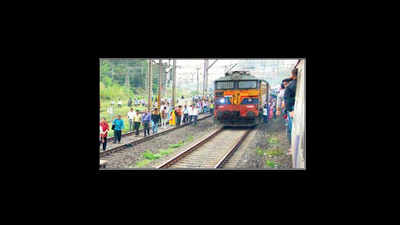 Three women railway workers run over by train, fourth injured