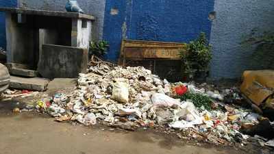 Garbage dump near Dhakuria Flyover