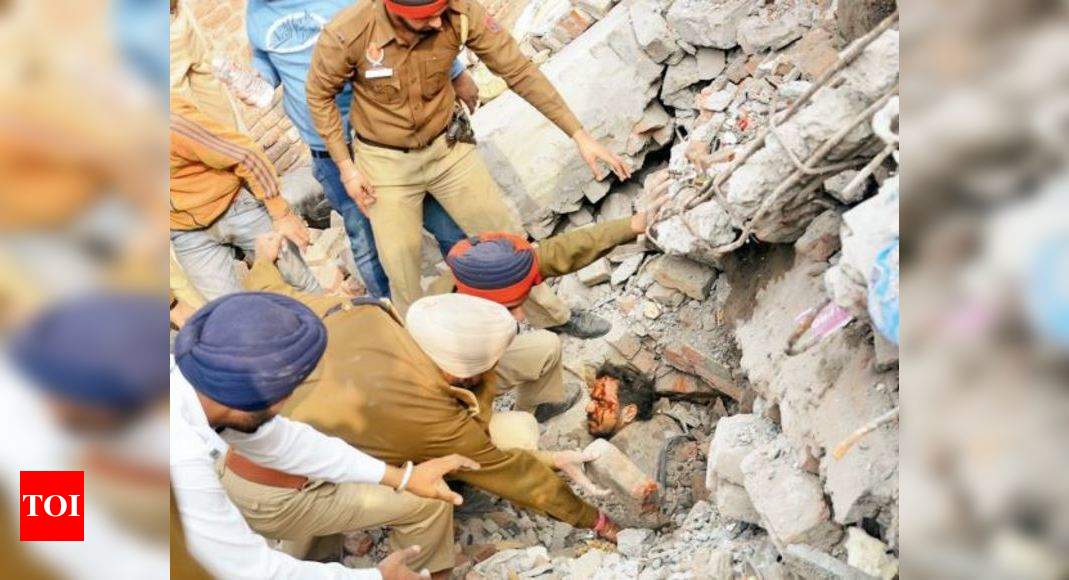 Ludhiana Fire Three Firemen Killed As Ludhiana Building Collapses After Fire Ludhiana News Times Of India