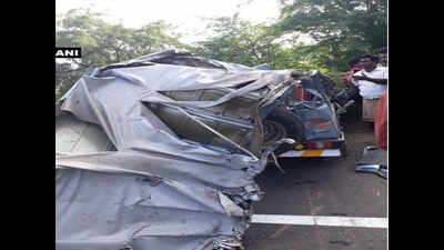 Four killed as car rams into truck in Telangana | Hyderabad News ...