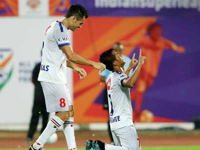 Delhi Dynamos start ISL campaign with a win, beat Pune 3-2