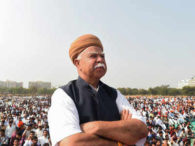 Padmavati row: Karni Sena changes stand, wants Mewar royalty to 'clear' movie