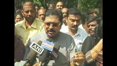 'Two-leaves' symbol: Centre has influenced EC decision, Dhinakaran says