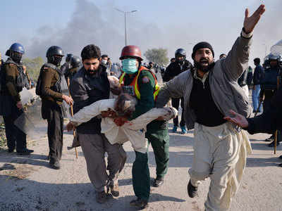 Pakistan cracks down on hardliners; 10 killed, over 250 injured