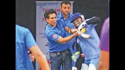 Sachin returns to the cricket field in a friendly match in the capital