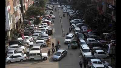 Noida yet to sign pacts, pushes new parking rules rollout to January