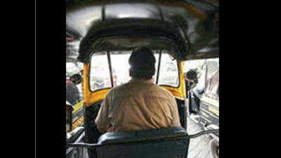 Yet another auto driver robs passenger, cops launch hunt