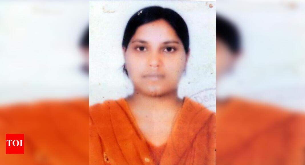 Car speeding down wrong side crushes dentistry student to death | Noida ...