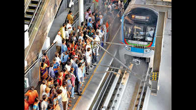 Hyderabad turns metroland, 1 lakh take first ride