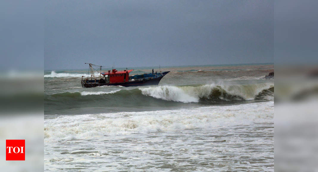 Lakshadweep: Cyclone Ockhi: Rain Hits Lakshadweep Islands, Damage ...