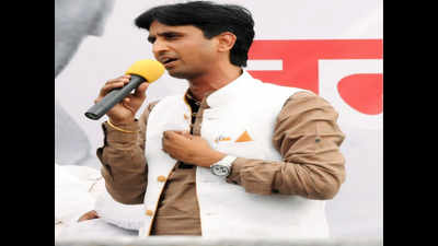 In support of reservation, AAP steers clear of Kumar Vishwas's remarks