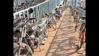 Built at Rs 1-4 crore each, here’s why 40% of foot overbridges in city aren’t used