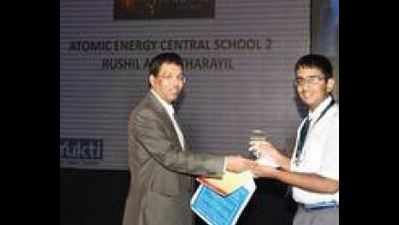 Over 300 top scorers felicitated at Times NIE Student of the Year event