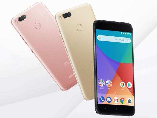 <p>The smartphone runs Android 7.1.2 Nougat operating system and comes with pure Android UI onboard. <em></em><br></p>