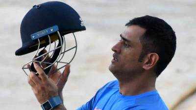 IPL governing council clears way for Dhoni's return to CSK