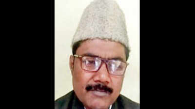 <arttitle><b>BSP councillor called 'Pakistani', threatened with assault for Vande refusal</b></arttitle>