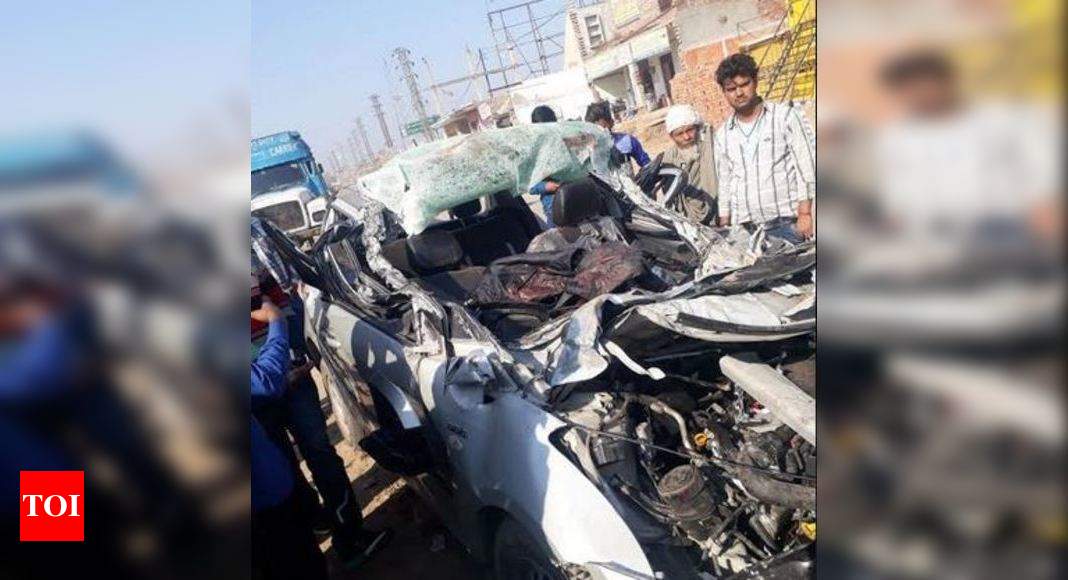 Five of a Delhi family killed in accident near Agra | Agra News - Times ...