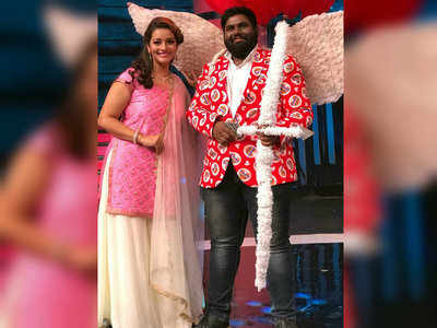 Renu Desai calls 'Neethone Dance' host Harsha Chemudu 'the cutest cupid ever' and 'tammudu'