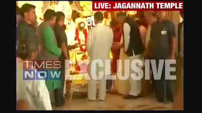 Ahmedabad: Rahul Gandhi visits Jagannath temple