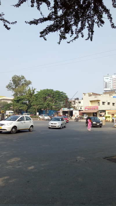Traffic Signals at busy Mundhwa Jn