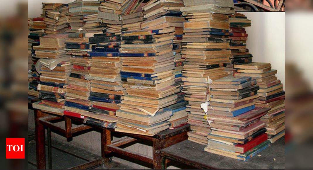 Books struggle to survive on fragile shelves of Afzalgunj’s state ...