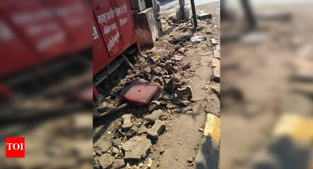 footpath in dharampeth coffee House square Times of India