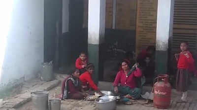 Video of kids cooking midday meal in Agra school goes viral