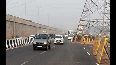 High tension towers not yet shifted, motorists still use Iffco Chowk flyover