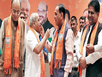 Vijay Rupani gets another term as Gujarat CM, Nitin Patel to remain deputy