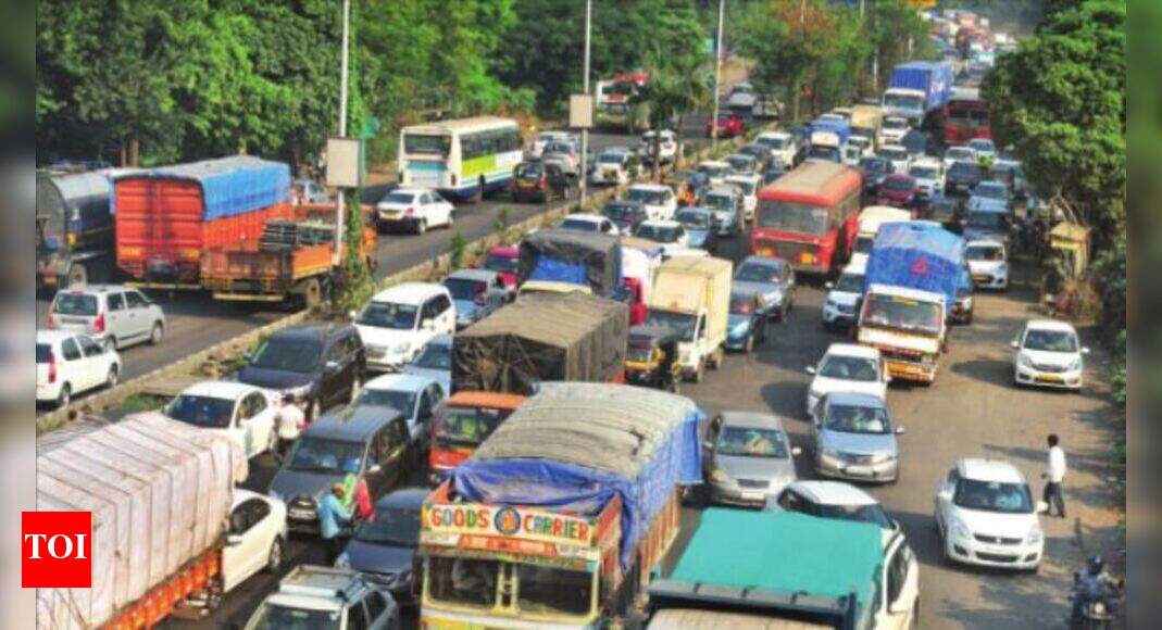 Christmas crowd, accident, breakdowns jam Expressway ...