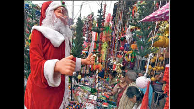 Christmas cheer warms up cold Ahmedabad