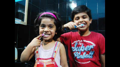 Brushing teeth for environmental clues