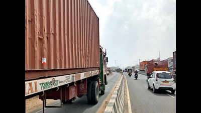 Dedicated truck lane a relief on Ennore High Road