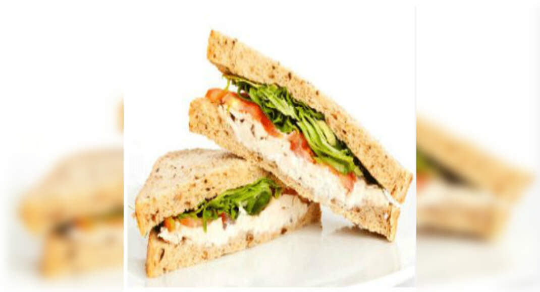 BBQ Chicken and Cheddar Sandwich Recipe: How to Make BBQ Chicken and Cheddar Sandwich Recipe | Homem