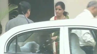 After meeting Kulbhushan Jadhav's in Pakistan, kin meet Sushma Swaraj in Delhi
