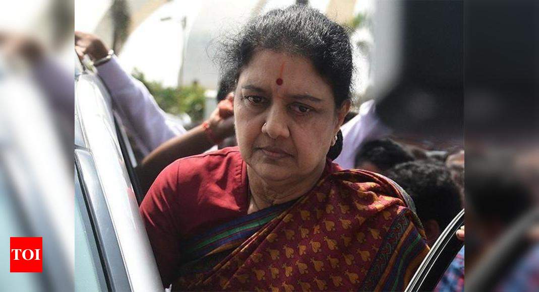 income-tax-officials-resume-searches-on-premises-of-sasikala-relatives