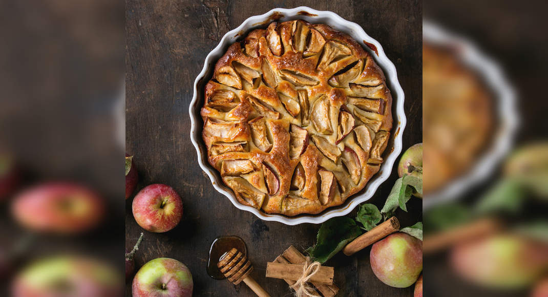 Apple Cinnamon Pie Recipe: How to Make Apple Cinnamon Pie Recipe ...