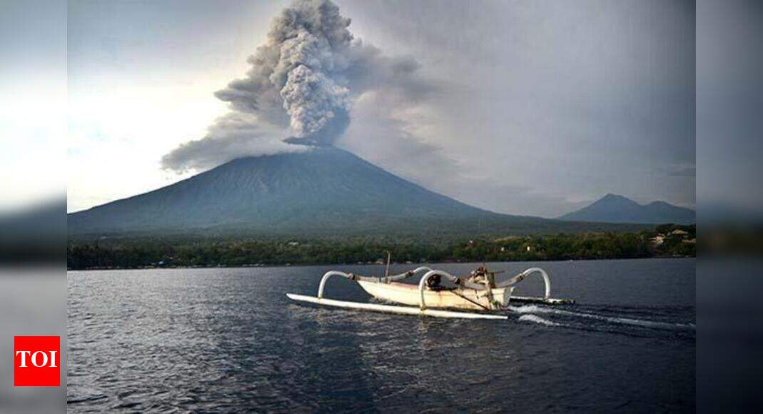 Volcano eruption bali is safe for tourists indonesian officials say