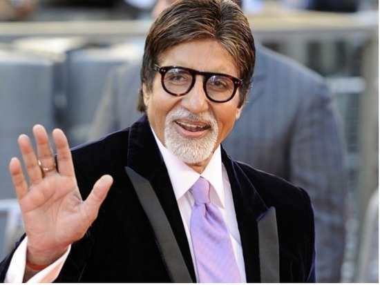 Amitabh Bachchan gave figurehead of Versova beach clean-up, Afroz Shah a unique gift