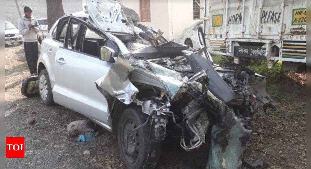 NRI among two dead in accident near Navsari | Surat News - Times of India