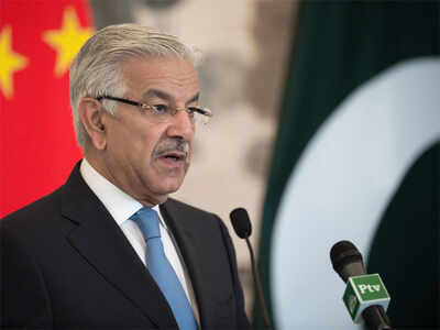 Pak foreign minister says will soon show Trump difference between fact and fiction