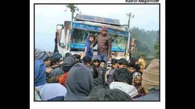 Truck Hit Bike: Truck, ‘fleeing’ from cops, mows 2 | Kolkata News ...