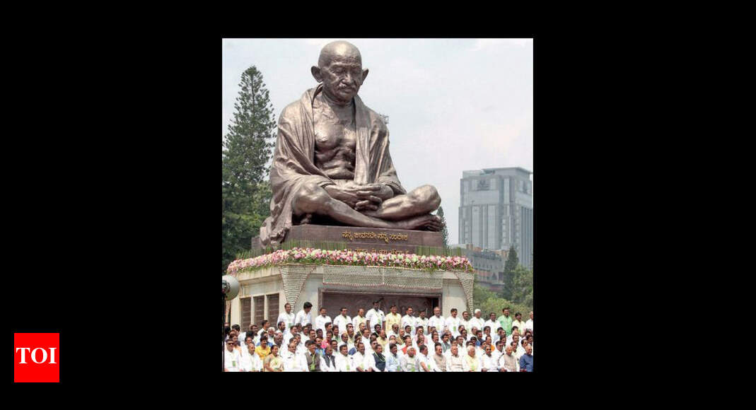 Statue politics: Government plans to instal statues of Kanakadasa, K C ...