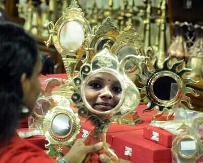 Family contests GI tag for Aranmula mirror, says their formula was