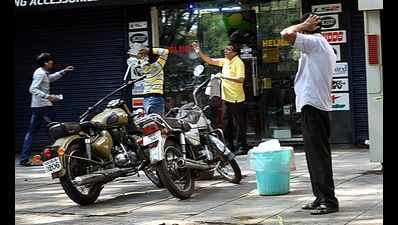 Dalit protesters shut down Pune for 12 hours Transport Hit, Shops, Eateries Shut; Police Mere ‘Spectators’