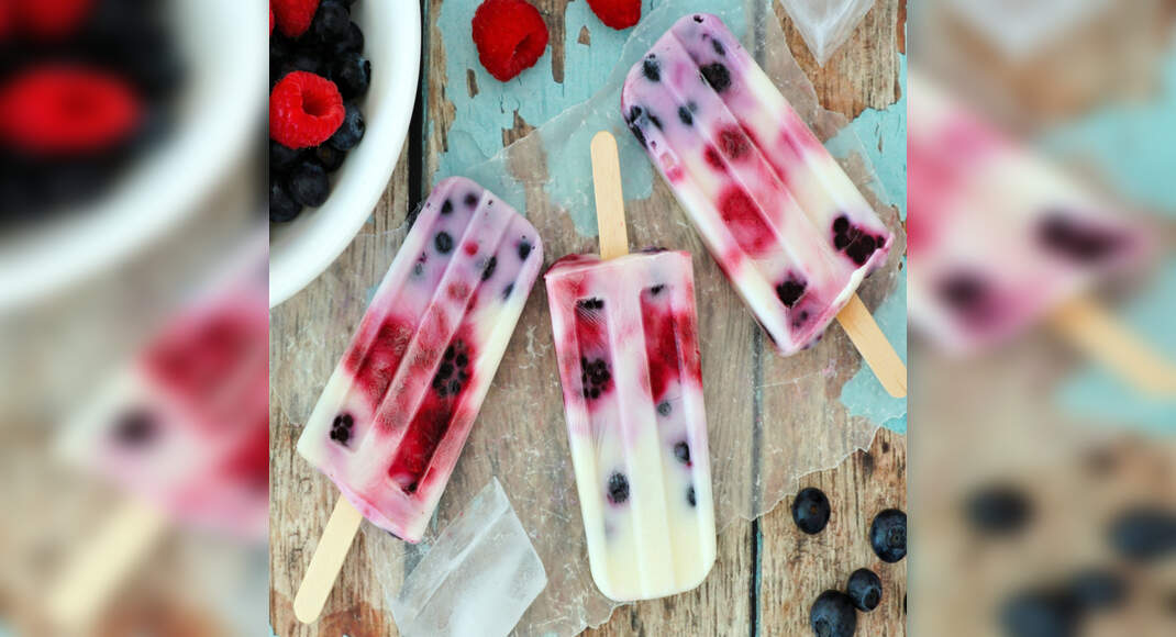 Berry Popsicle Recipe: How to Make Berry Popsicle Recipe at Home | Homemade Berry Popsicle Recipe - 
