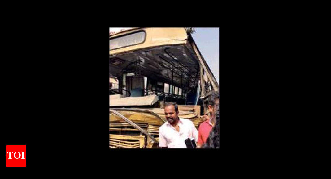 2 die in accidents, Stalin & EPS spar over bus staff stir | Chennai ...